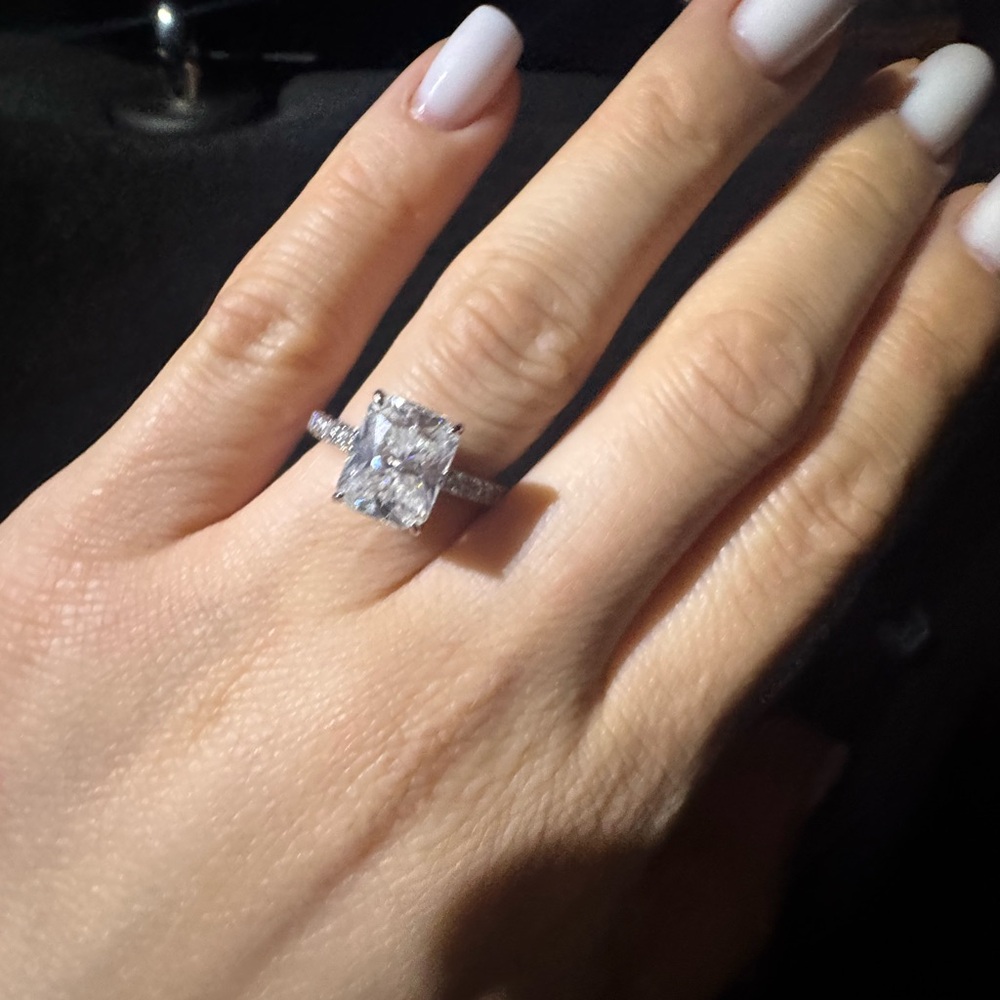 Elegant Silver Women's Ring